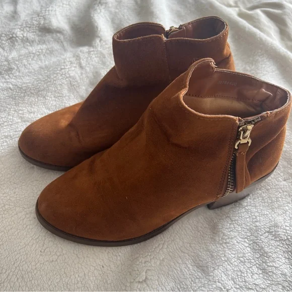 FOREVER21 - Boots - Picture 2 of 4